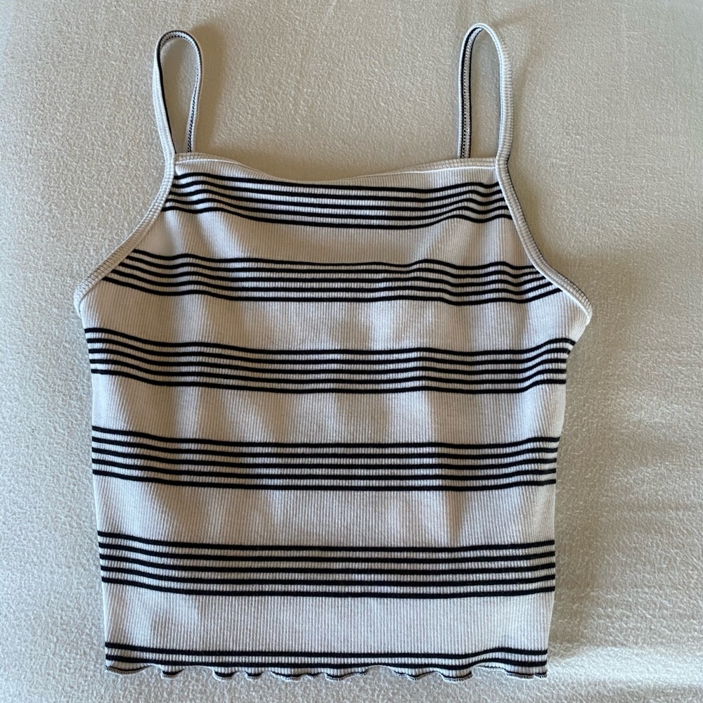 NWT Striped Lettuce Edge Crop Tank